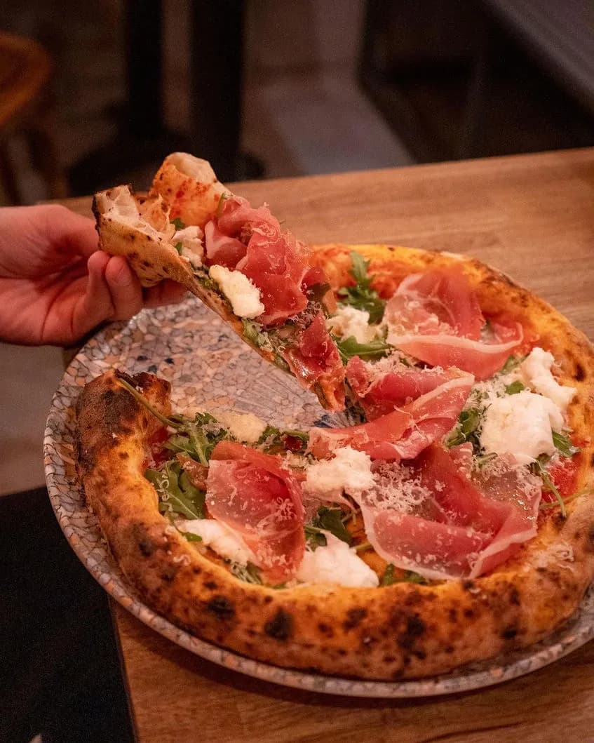LUCA - PIZZA NAPOLETANA